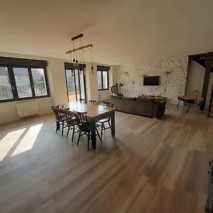 Vakantiehuis Maison Chaleureuse, Spacieuse Et Familiale 