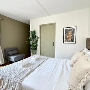 https://buttes-chaumonts-park-entire-flats-villette.fr-paris.fr